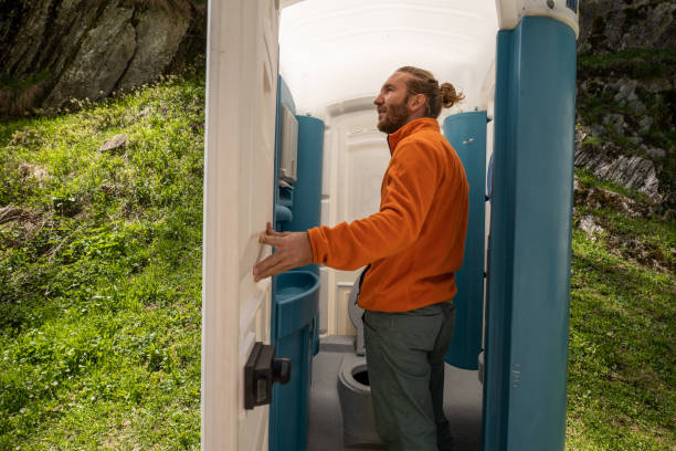 Portable Toilet Options We Offer in Bath, MI