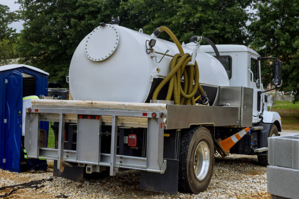 Best Porta potty delivery and setup  in Bath, MI